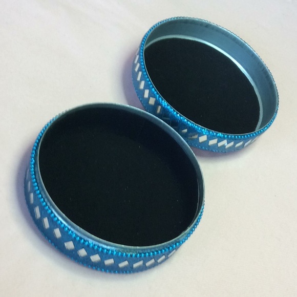 FINAL SALE PRICE Pretty Box Decorated with Diamond Mirrors - Picture 3 of 6